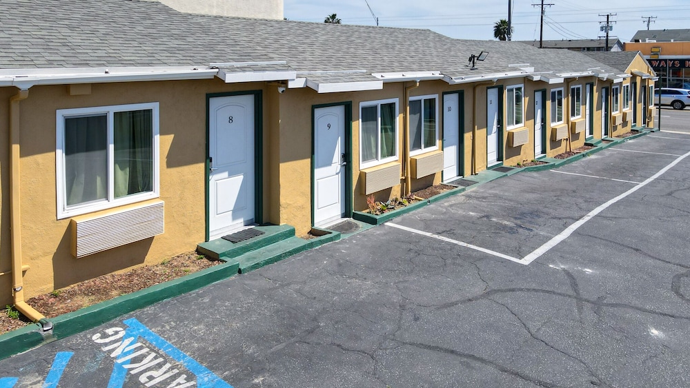 Signal Hill Motel - photo 15
