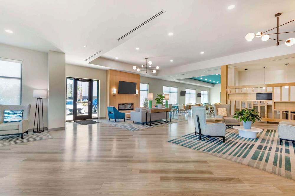 Comfort Suites Titusville near Kennedy Space Center - photo 3