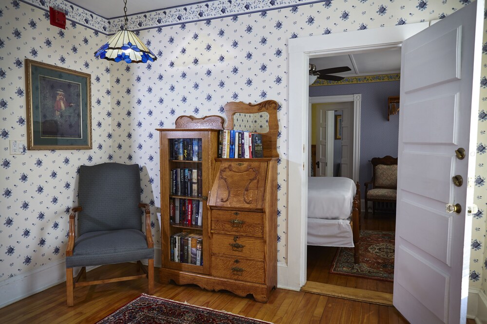 The Andrie Rose Inn - photo 20