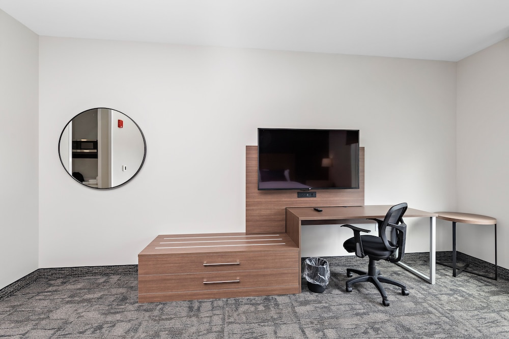 Holiday Inn Exp Parkville - photo 37