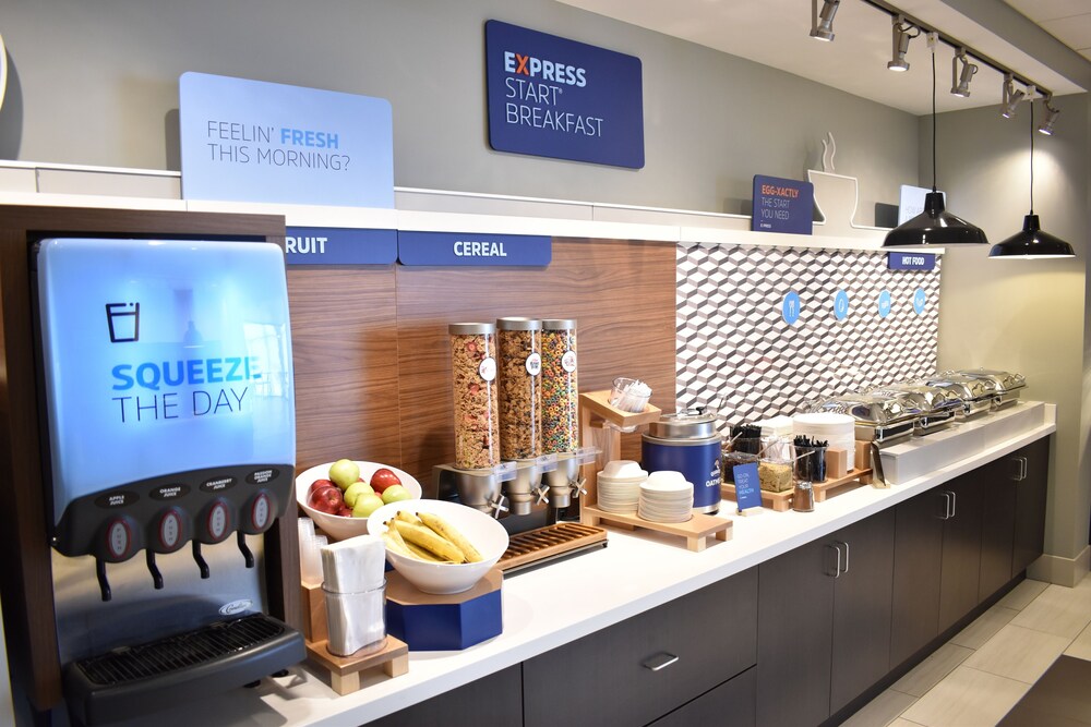 Holiday Inn Express & Suites Boston South Randolph by IHG - photo 40