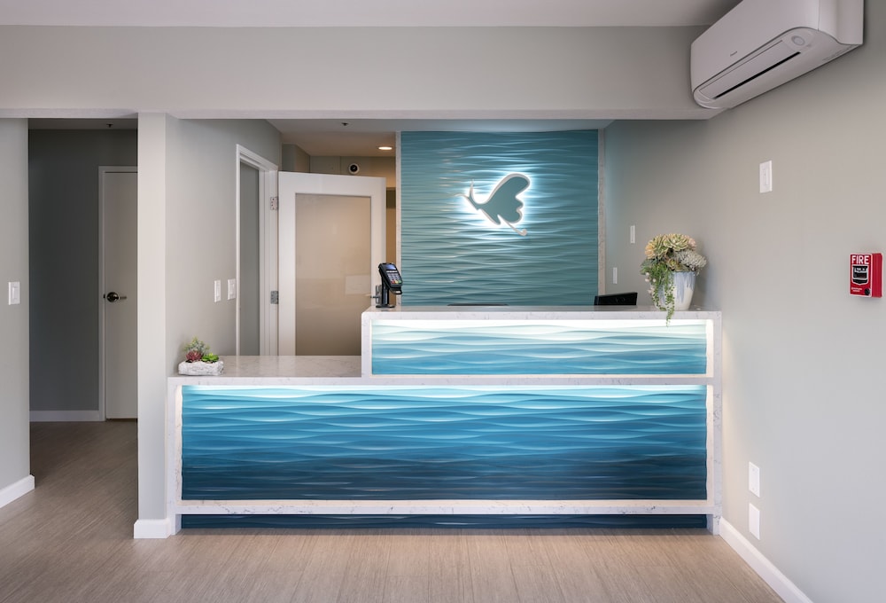 Mariposa Inn & Suites - photo 2