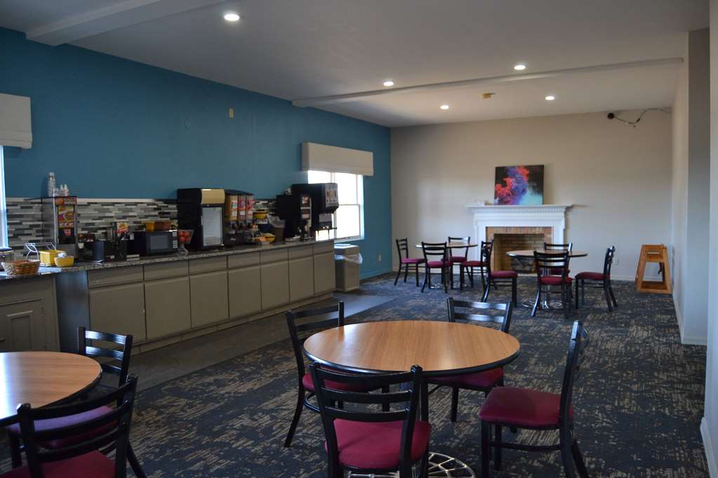 Days Inn and Suites by Wyndham Sikeston - photo 41