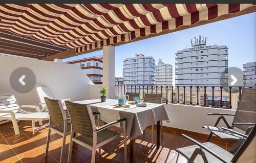 A tico con vistas cerca del mar Penthouse parking terraza — 4-Star Luxury Hotel in Torre Del Mar, Spain