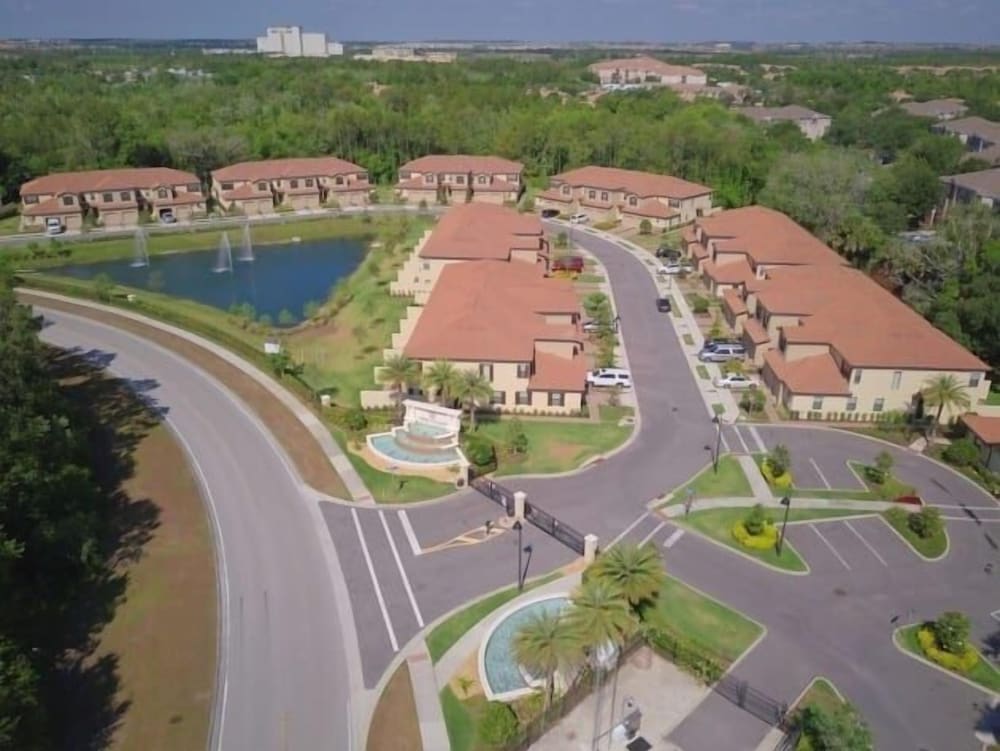 Tropical Escape 3 Bed Home In Beautiful Resort 3 Bedroom Condo - photo 31