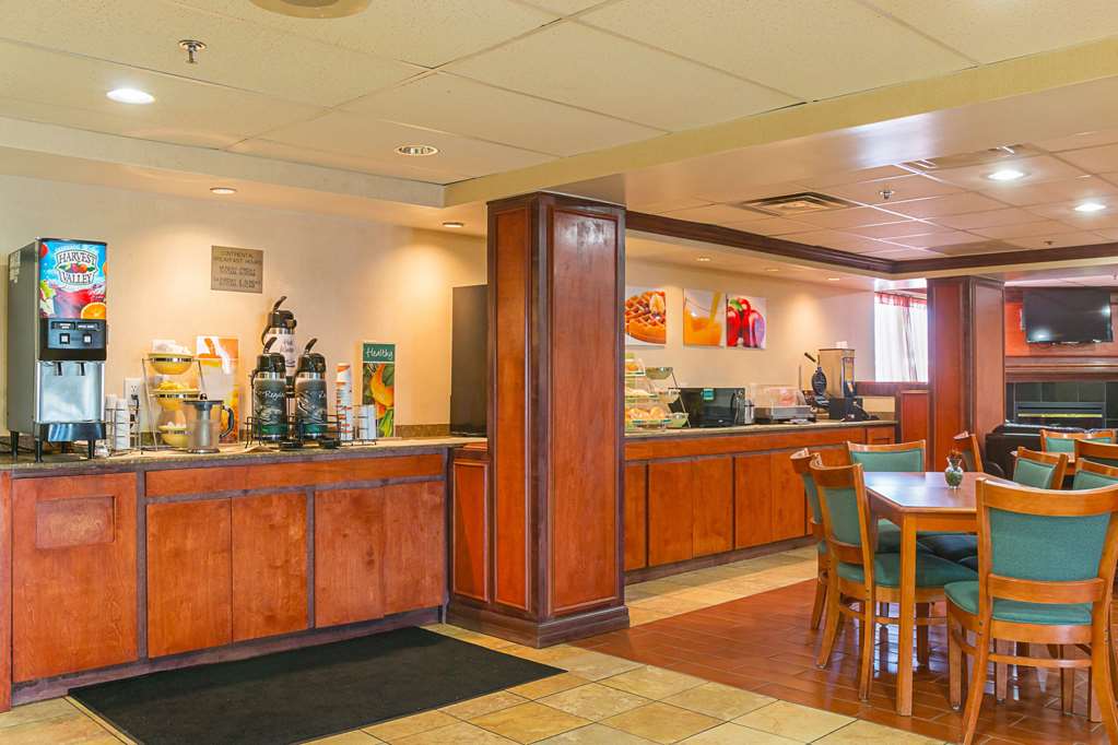 Quality Inn & Suites Detroit Metro Airport - photo 32