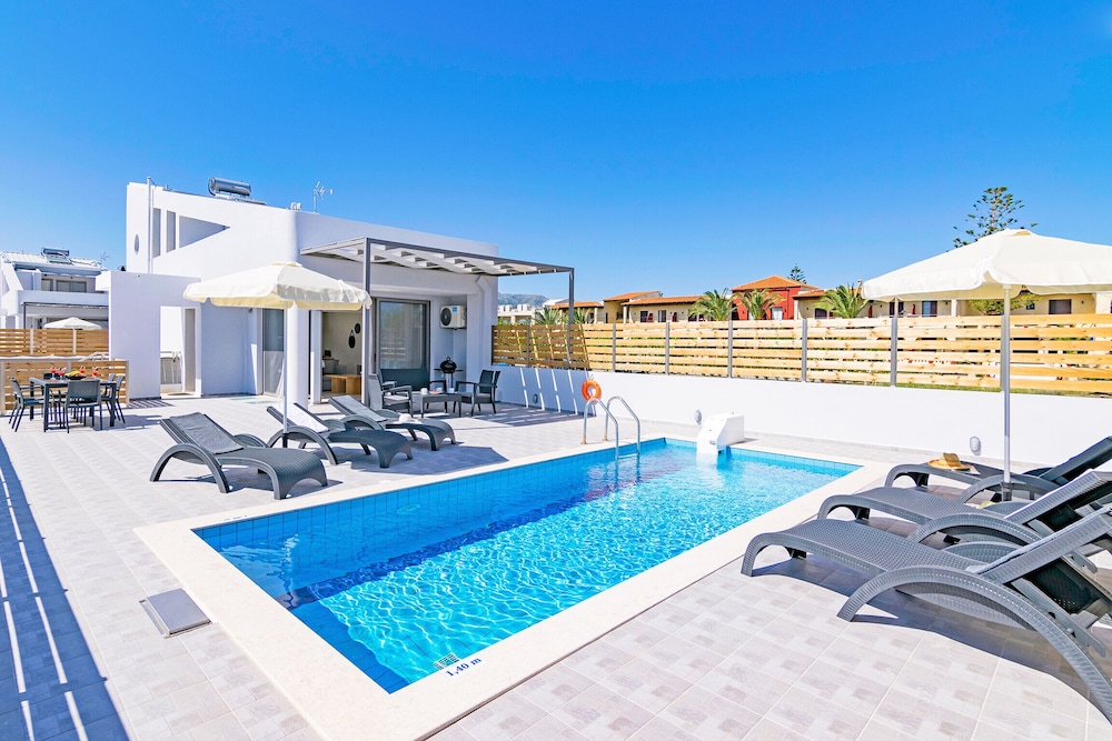 Blue Oyster Villas — 4-Star Luxury Hotel in Rethymno, Greece