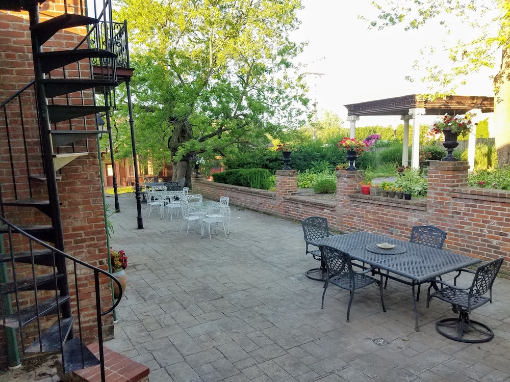 Iron Horse Hotel - photo 76
