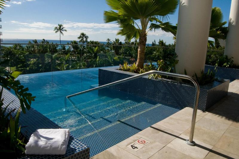 Jet Luxury at The Trump Waikiki — 5-Star Luxury Hotel in Honolulu, United States