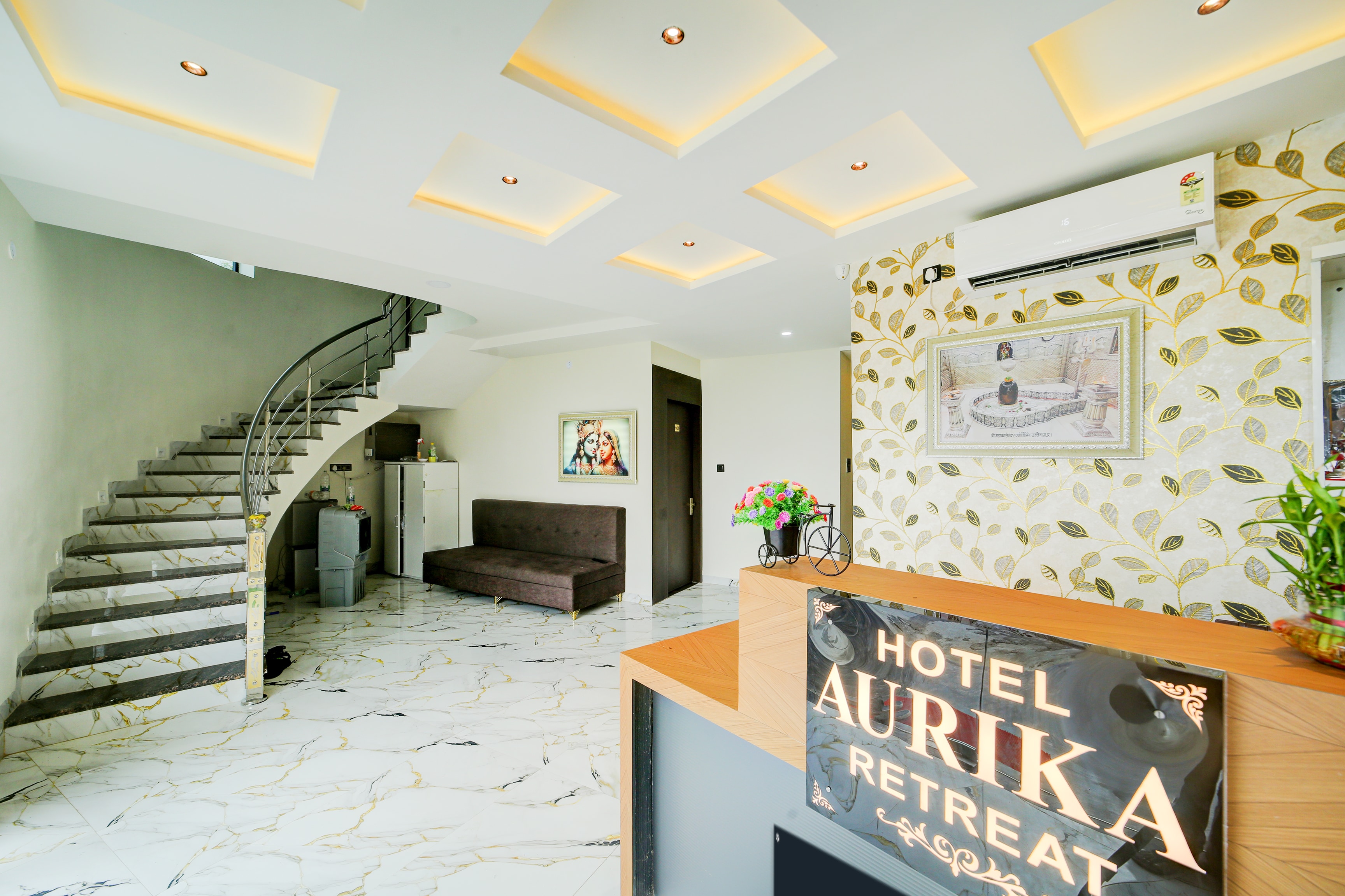 Super Hotel O By OYO Aurika Retreat — 4-Star Luxury Hotel in Indore, India
