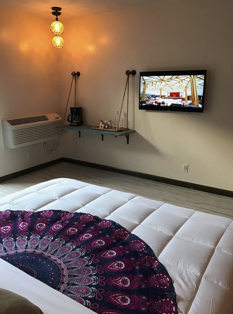 Delos Reyes Palm Springs - photo 8
