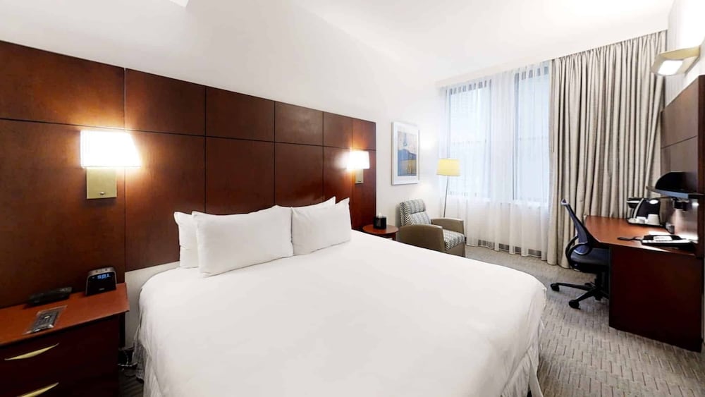 River Hotel - photo 18