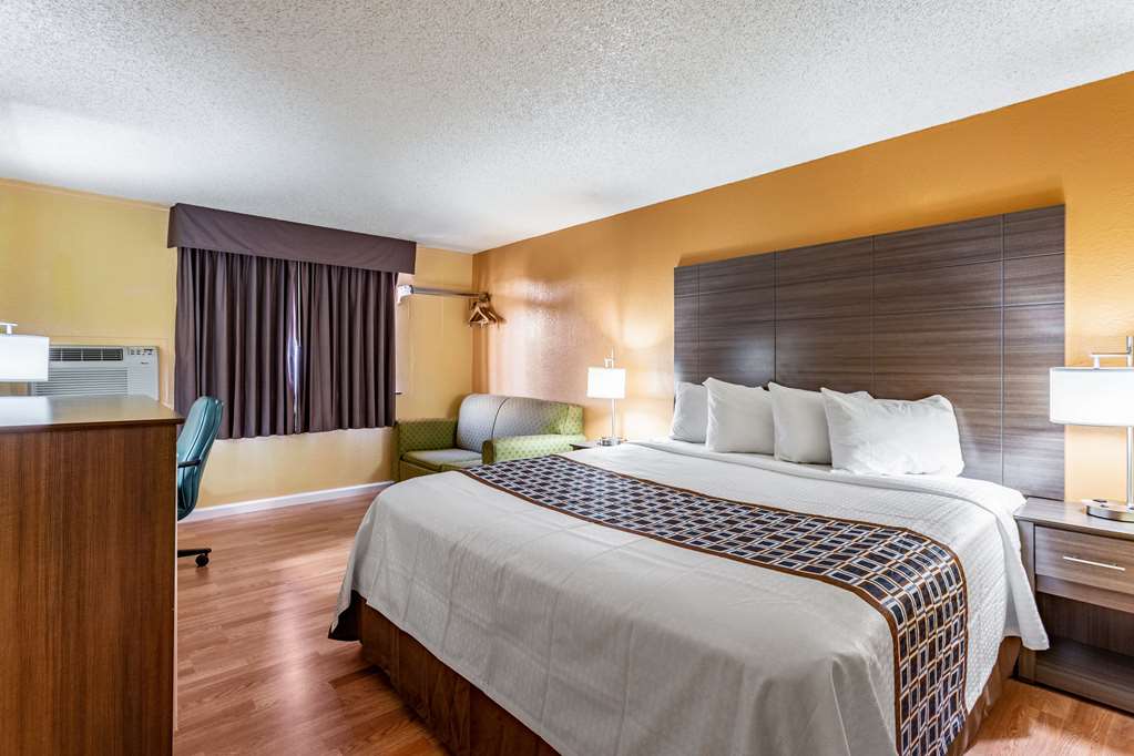 Rodeway Inn Farmington - photo 19