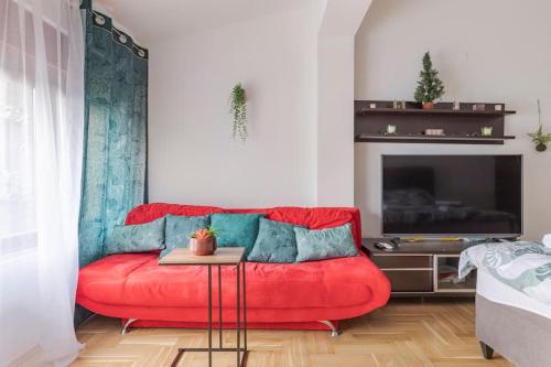 Warm house full of green ambient joy and comfort — 4-Star Luxury Hotel in Zagreb, Croatia