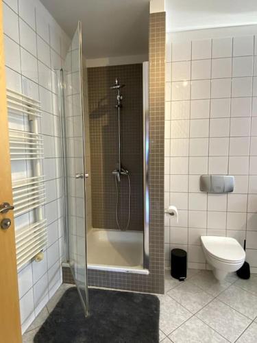 4 Room Spacious Condo W Patio