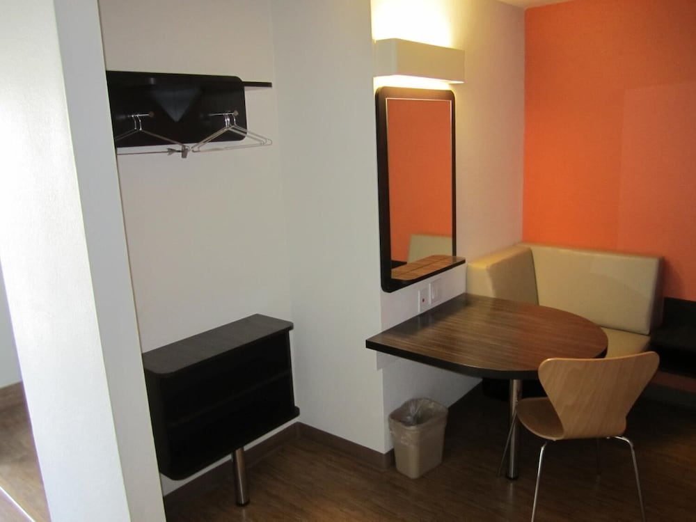 Motel 6 Anaheim CA - photo 21