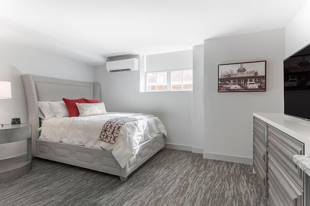 Pioneer Pocket Hotel - photo 9