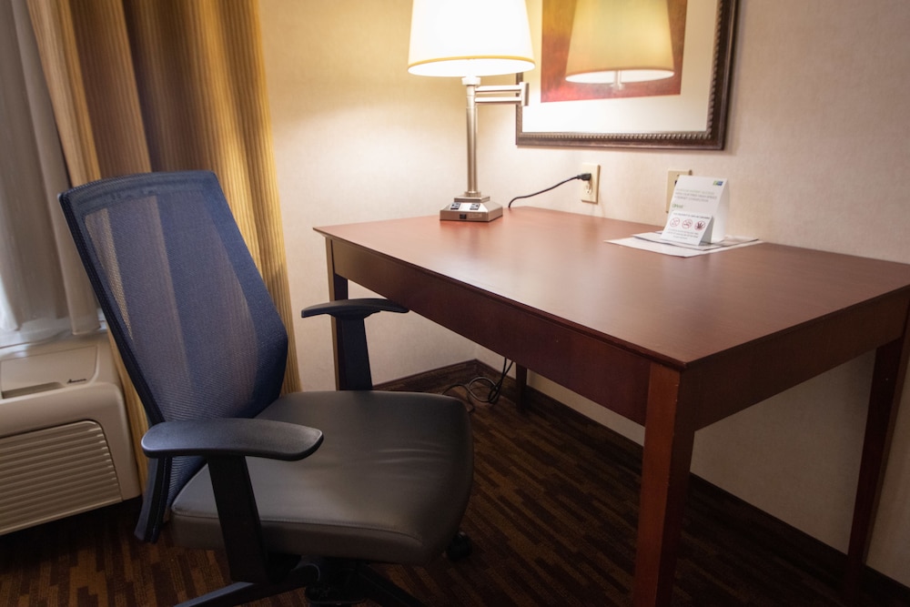 Holiday Inn Express Yreka Shasta Area by IHG - photo 2