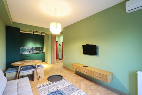 Chic 1BR Apt in Moedani complex By Wehost