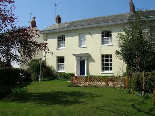 Taw Vale - carbon neutral hotel in Crediton