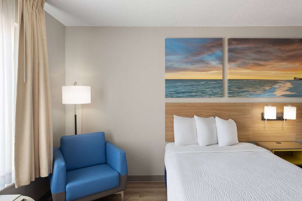 Days Inn by Wyndham Florence Near Civic Center - photo 24