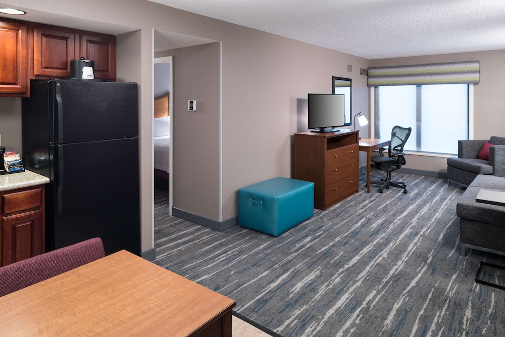 Hampton Inn & Suites Chicago North Shore Skokie - photo 36