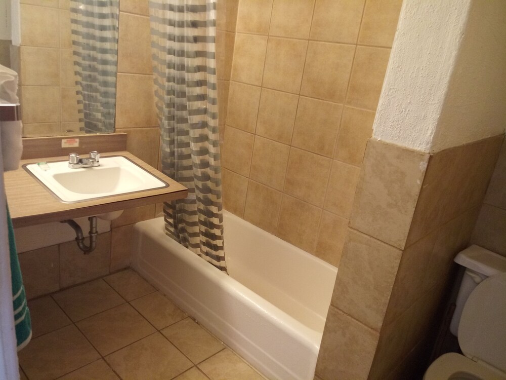 La Fun Motel - photo 40