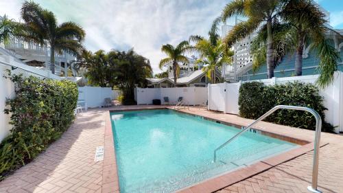Palm Isle 3209 by RedAwning - last minute hotel in Holmes Beach