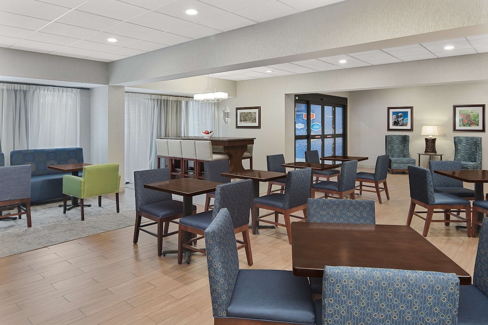 Hampton Inn Lagrange near Callaway Gardens - photo 3