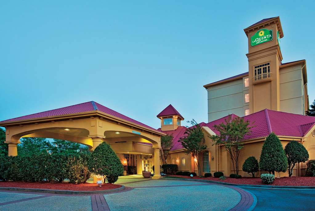 La Quinta Inn & Suites by Wyndham Winston Salem - photo 2