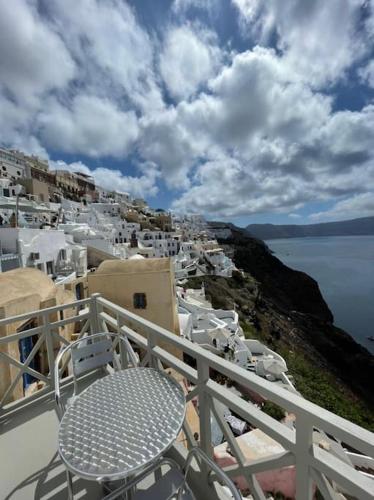 Vitamin Studio - last minute hotel in Oia