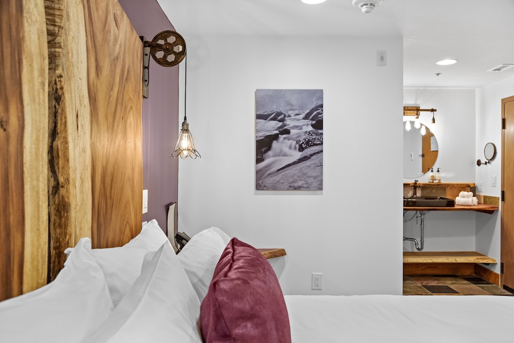 The Horton Hotel and Rooftop Lounge - photo 23
