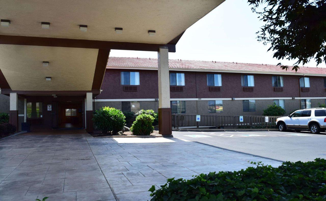 Red Lion Inn & Suites Federal Way - photo 5