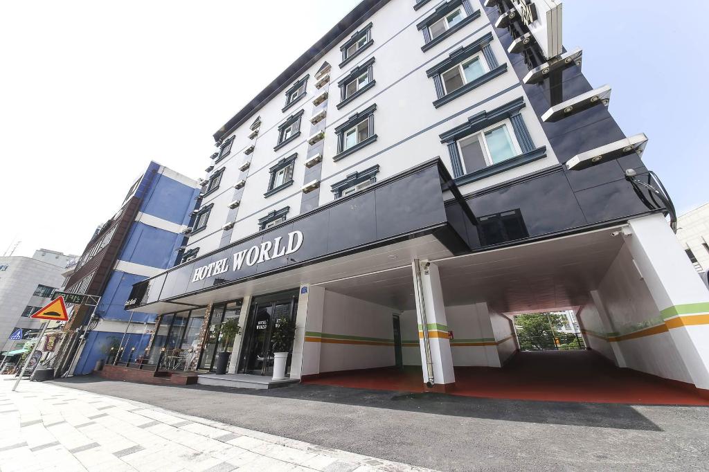 World Hotel - carbon neutral hotel in Chuncheon