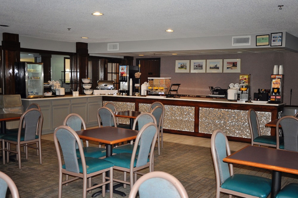 Dunes Express Inn & Suites - photo 26