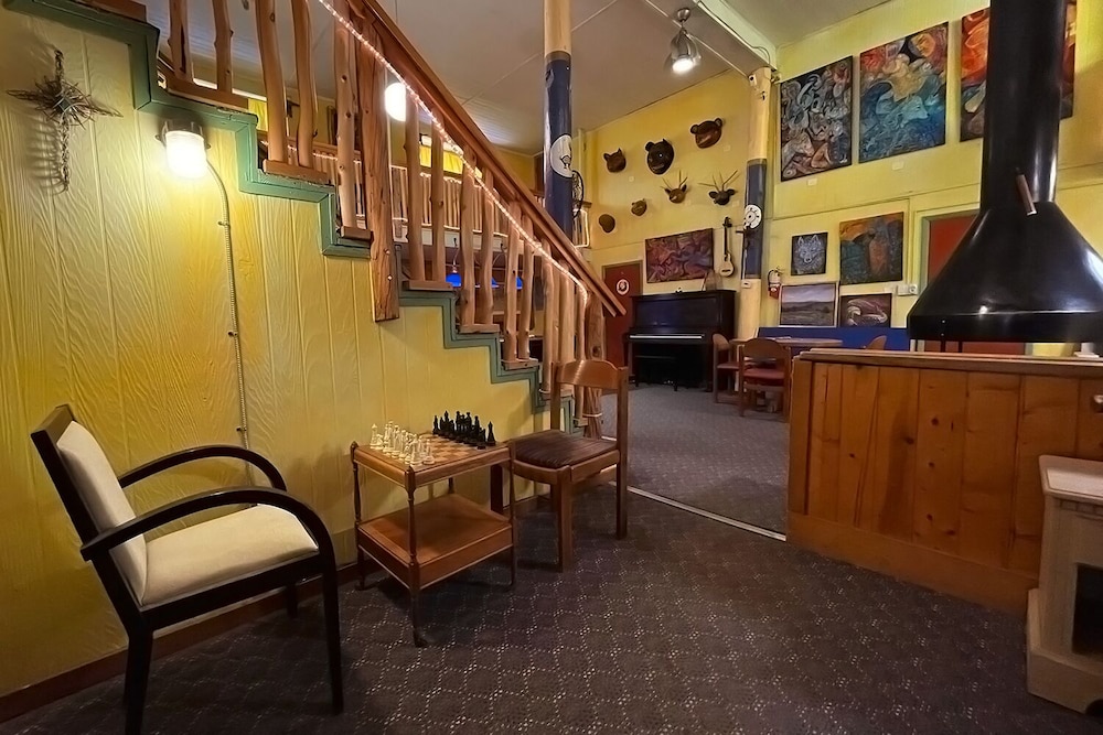 SnowMansion Taos Adventure Lodge - photo 11