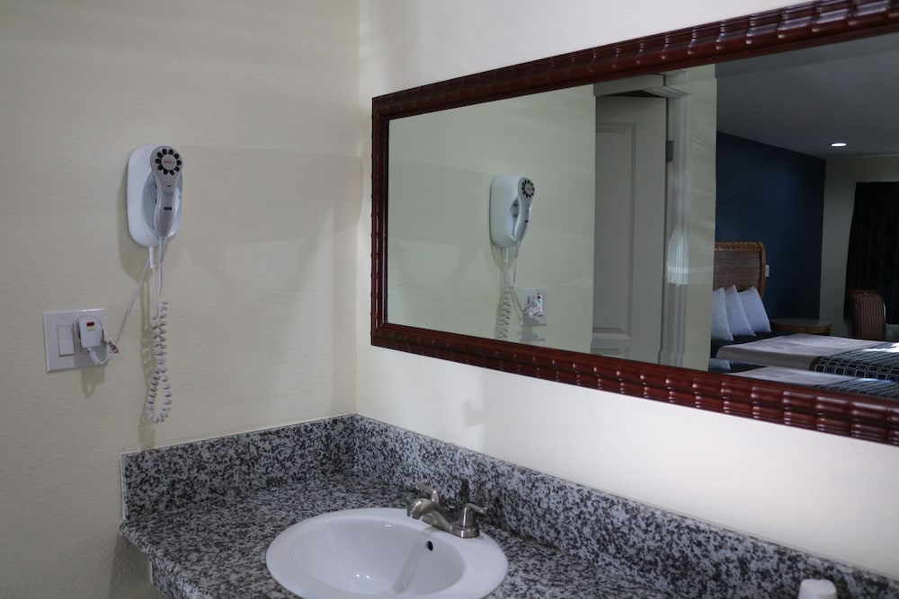 Valli Hi Motel - photo 16