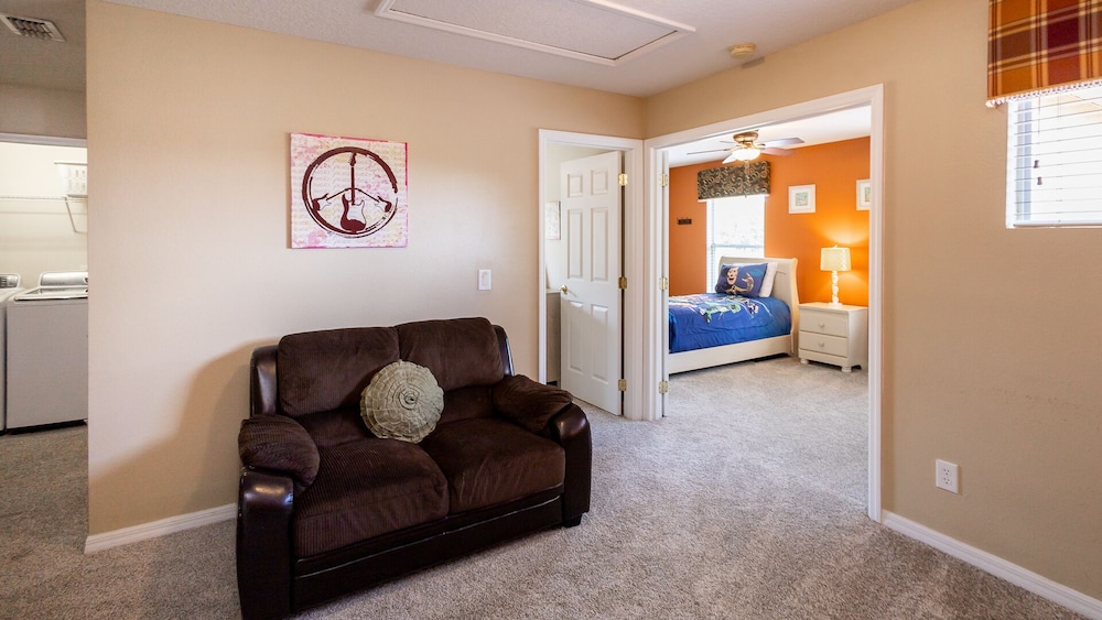 Magnificent Modern Dream Resort 20 Minutes From Disney 470 - photo 6