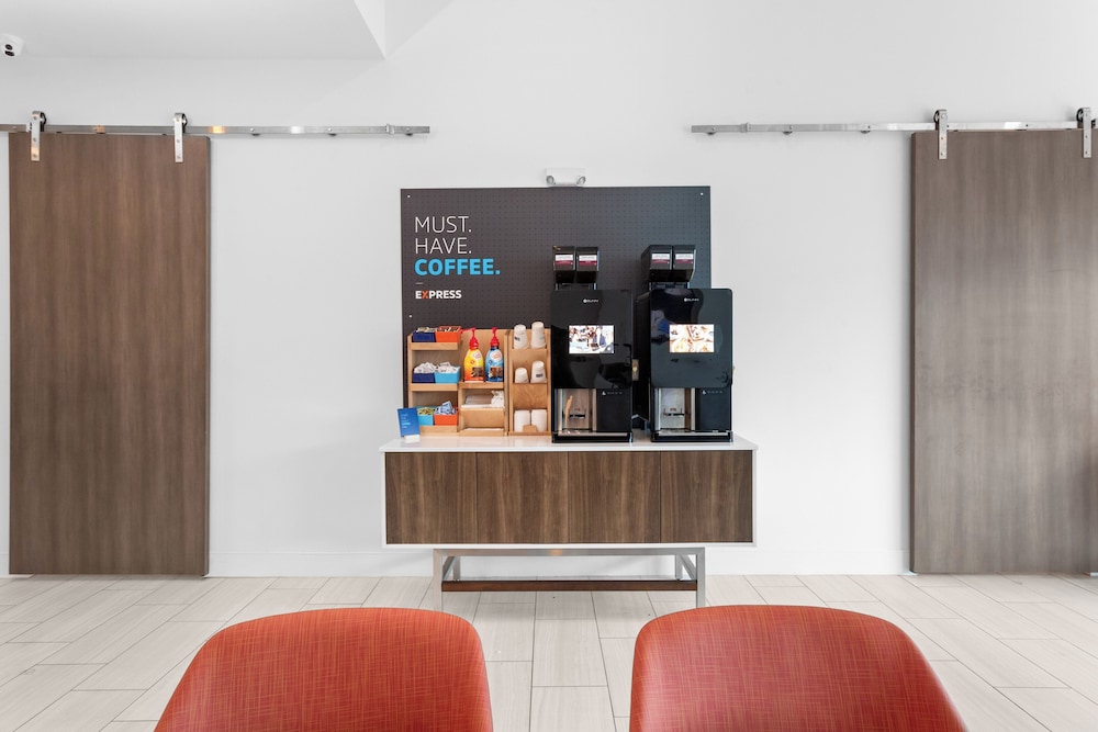 Holiday Inn Express & Suites Waco Downtown by IHG - photo 30