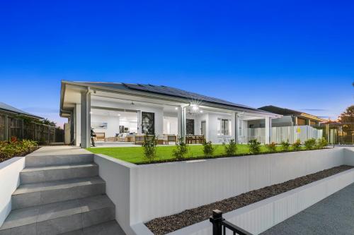Osprey Oasis — Banksia Beach — photo 2