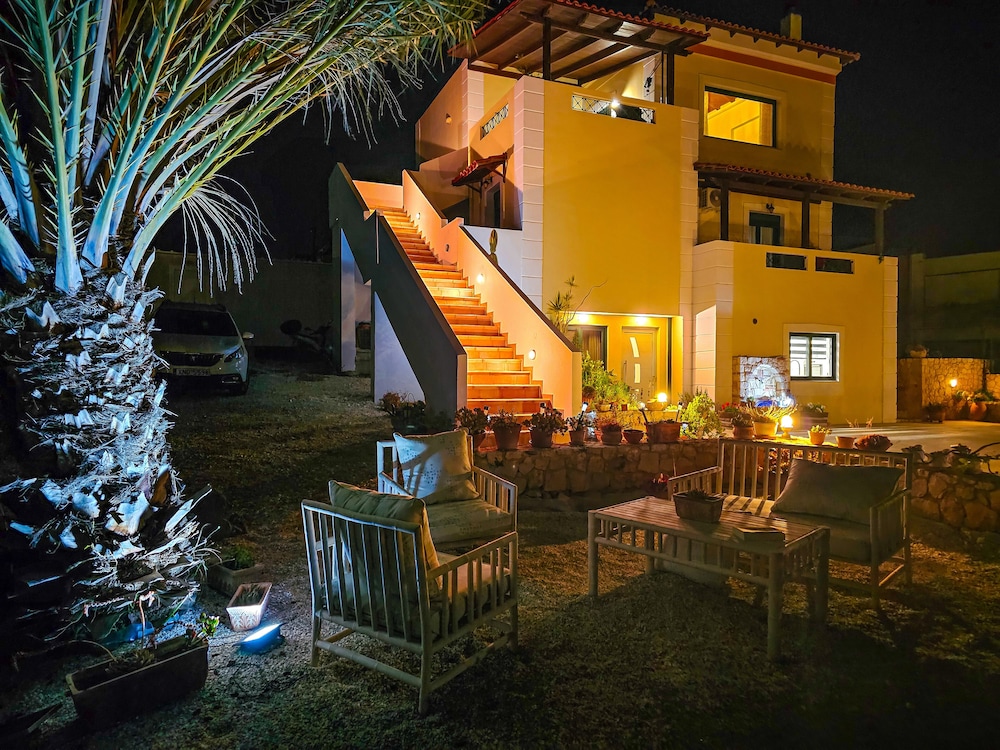 Villa Aitheras Mountain View & Garden — 4-Star Luxury Hotel in Chania, Greece