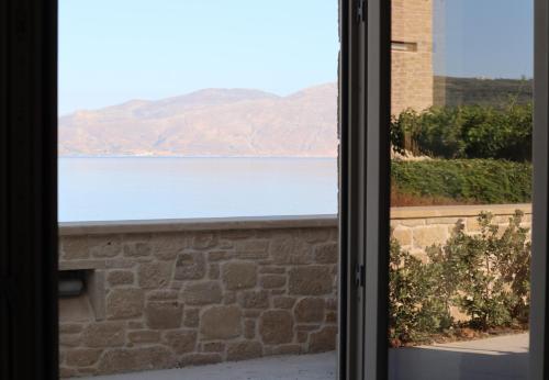 Ponente seaside stone house — 4-Star Luxury Hotel in Kissamos, Greece