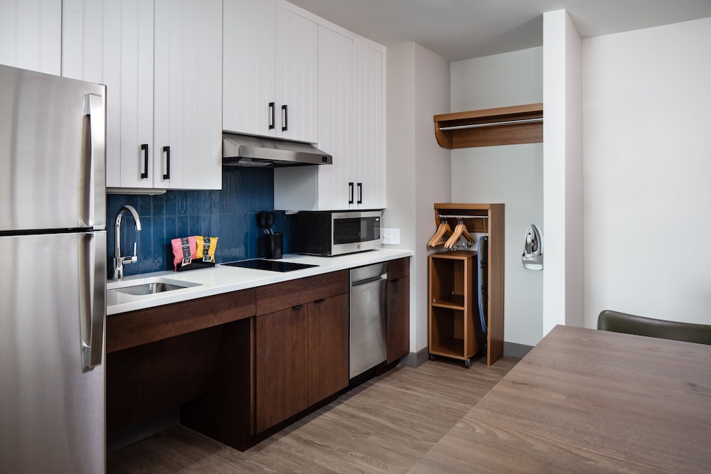 Staybridge Suites Iowa City Coralville by IHG - photo 20