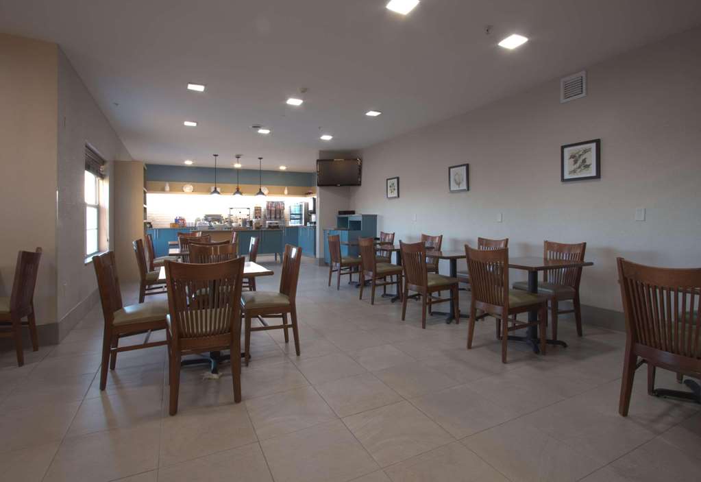 Country Inn & Suites by Radisson Moline Airport - photo 15