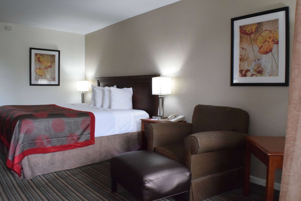 Ramada by Wyndham Savannah Gateway - photo 16