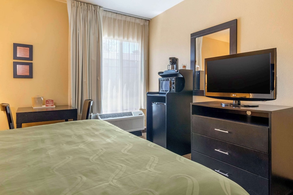 Quality Inn & Suites Lenexa Kansas City - photo 5