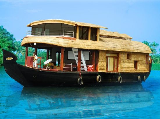 Desire Cruises Houseboat — 4-Star Luxury Hotel in Alleppey, India