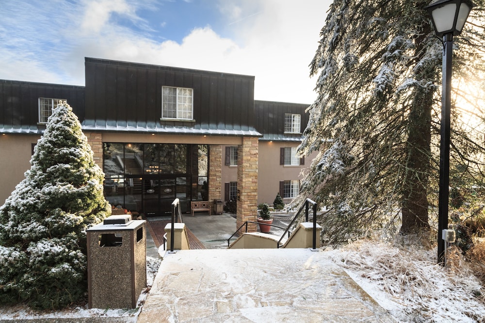 Meadowbrook Inn - photo 52