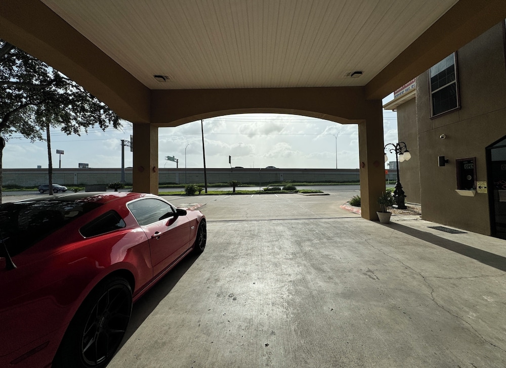 Texas Inn and Suites City Center at University Dr. - photo 54