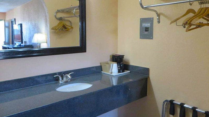 Motel 6 Weatherford - photo 14